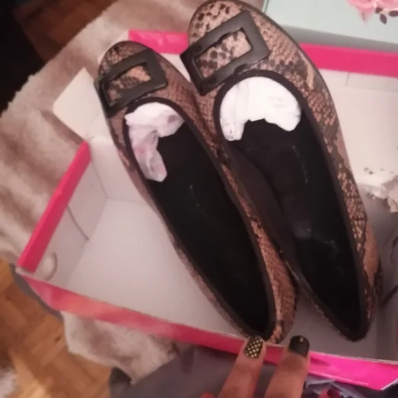 Flats - Picture 6 of 7